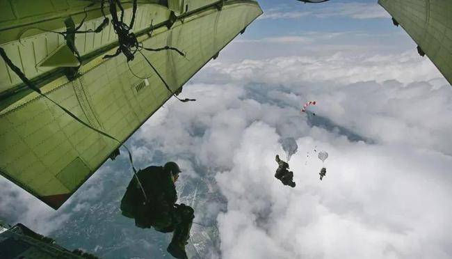 空降兵15军最新动态,空降兵第15军最新动态，转型升级与战斗力提升的战略布局